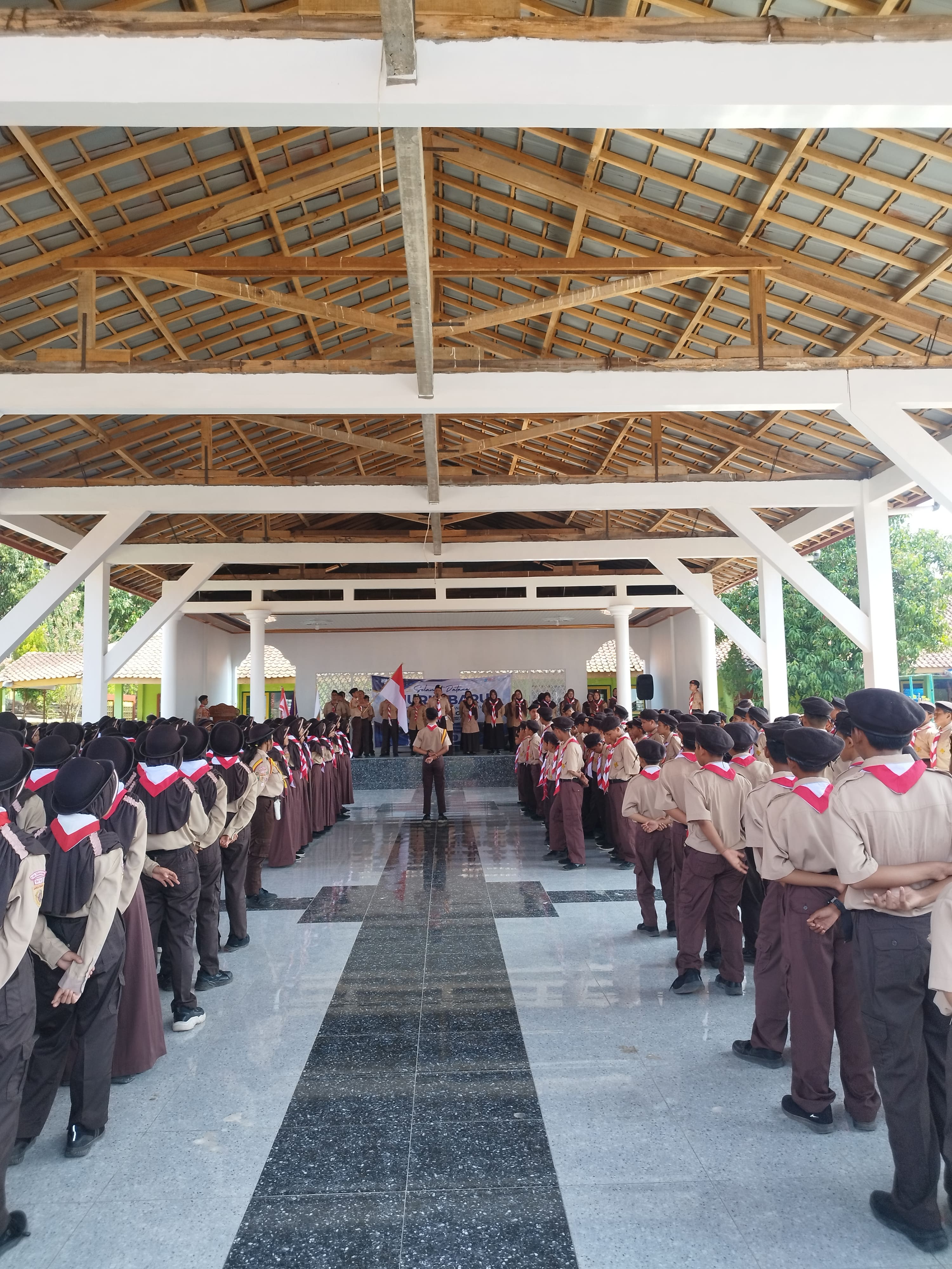 Galeri: Upacara Pembukaan Latihan Ekstrakurikuler Pramuka dan Penerimaan Calon Tamu Penggalang - Foto 1